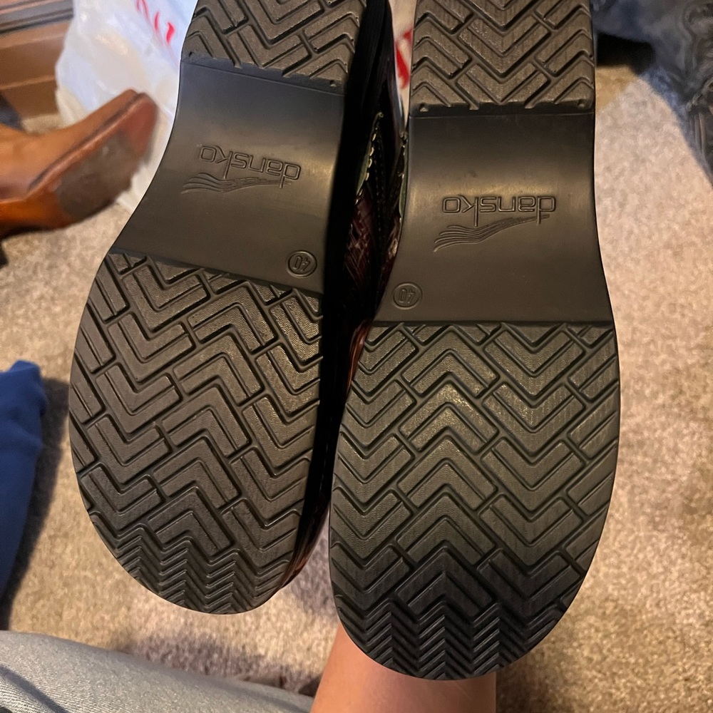 Dansko clogs - new